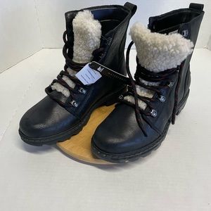 New women’s black sterling snow boot black size 9.5